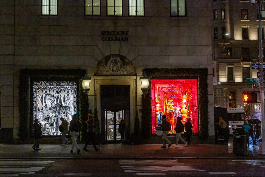 BERGDORF GOODMAN FILLS ITS HOLIDAY WINDOWS WITH GILDED TREATS AND SWEETS